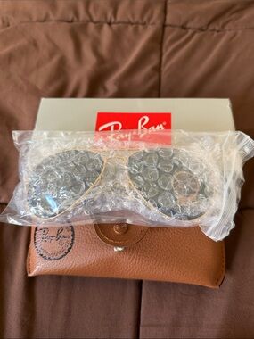 NEW Ray-Ban Gold Frame Aviator Sunglasses with Black Lenses - Women's